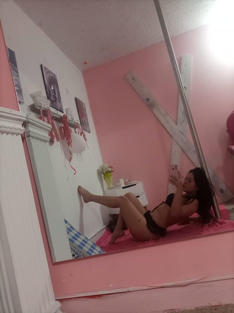 ANTONELLA_KLING Live Image