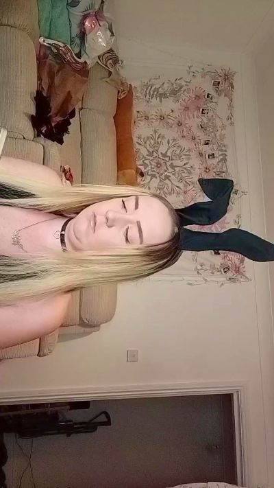 Cherrydollxo Live Image