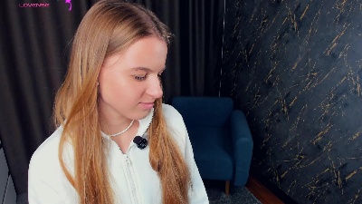 DanitaComans Live Image