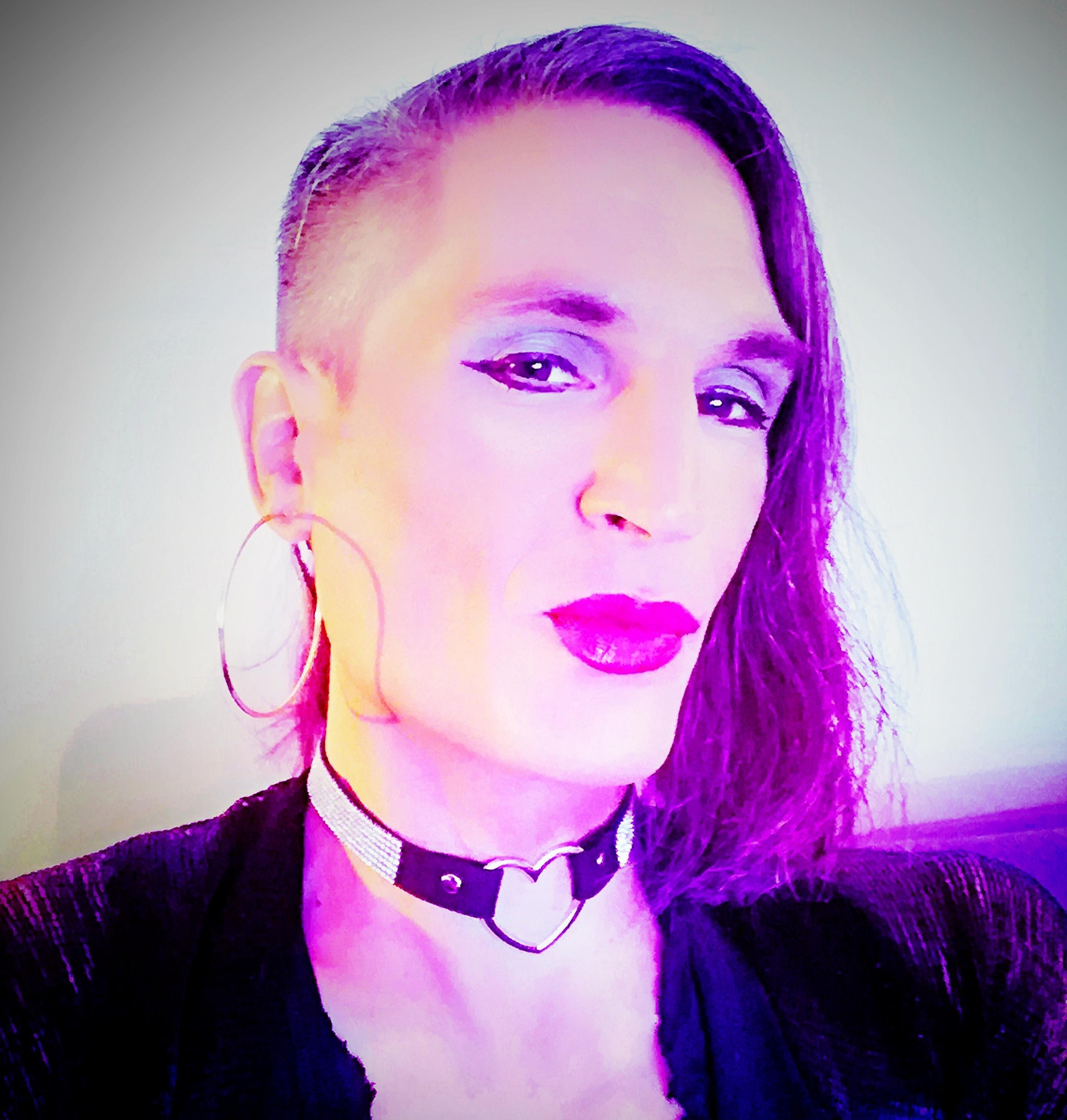 EmmaVinsmoke Live Image
