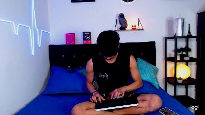 Gael_Jones Live Image