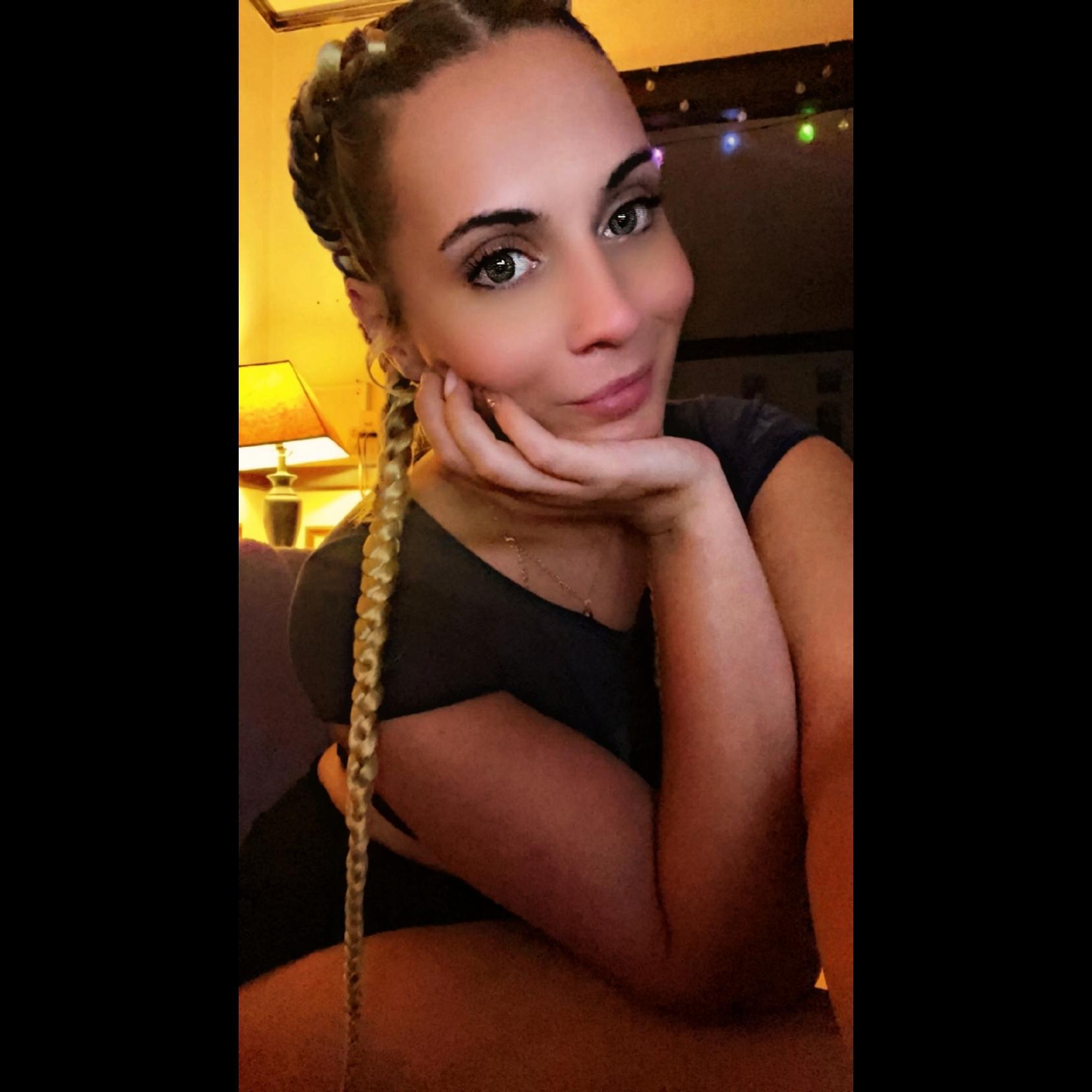 GianaCasanas Live Image