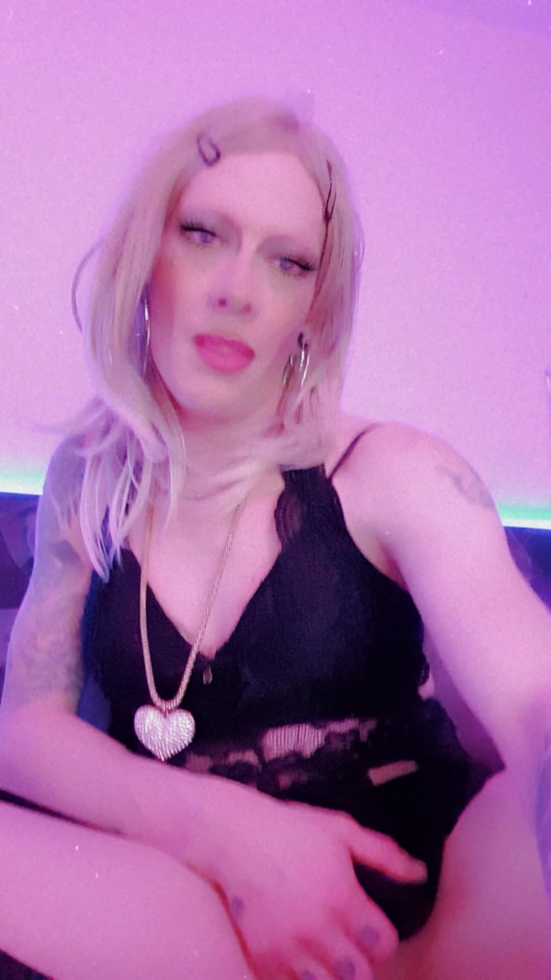 HORNYHellokitty