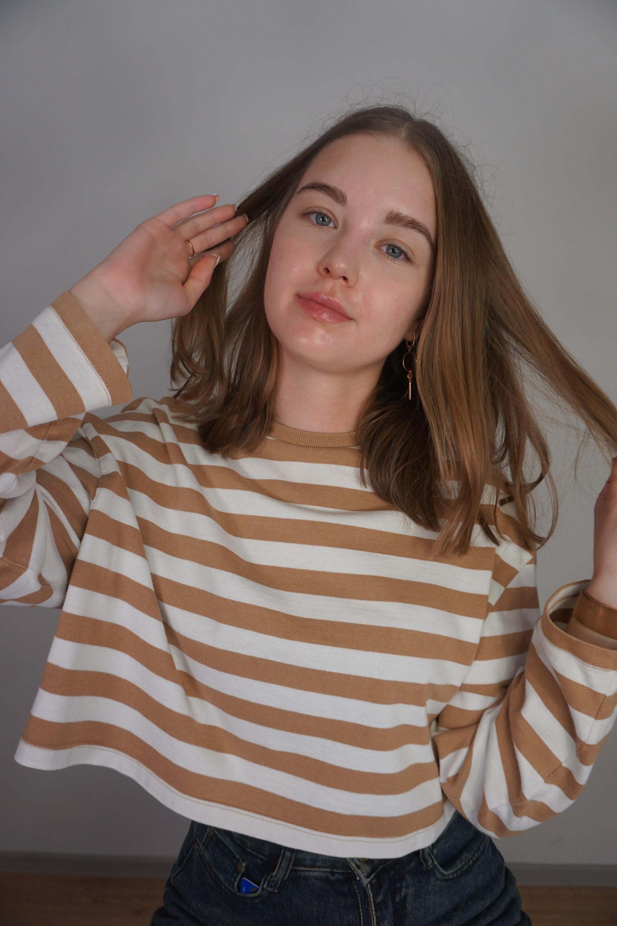 HazelBurtch Live Image