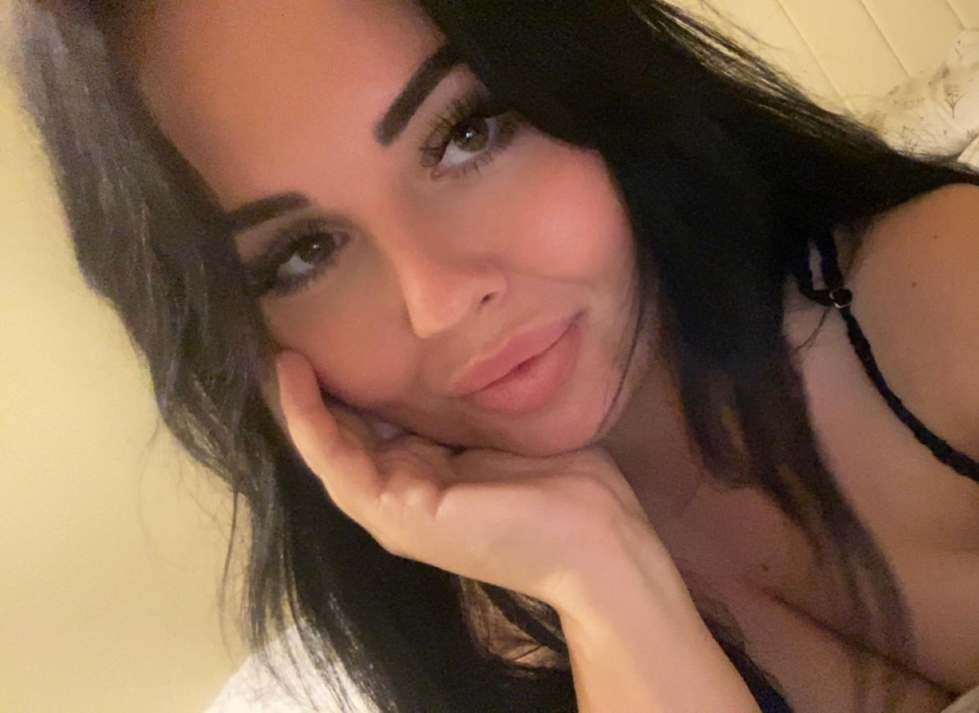 Hot_Honey_Mila