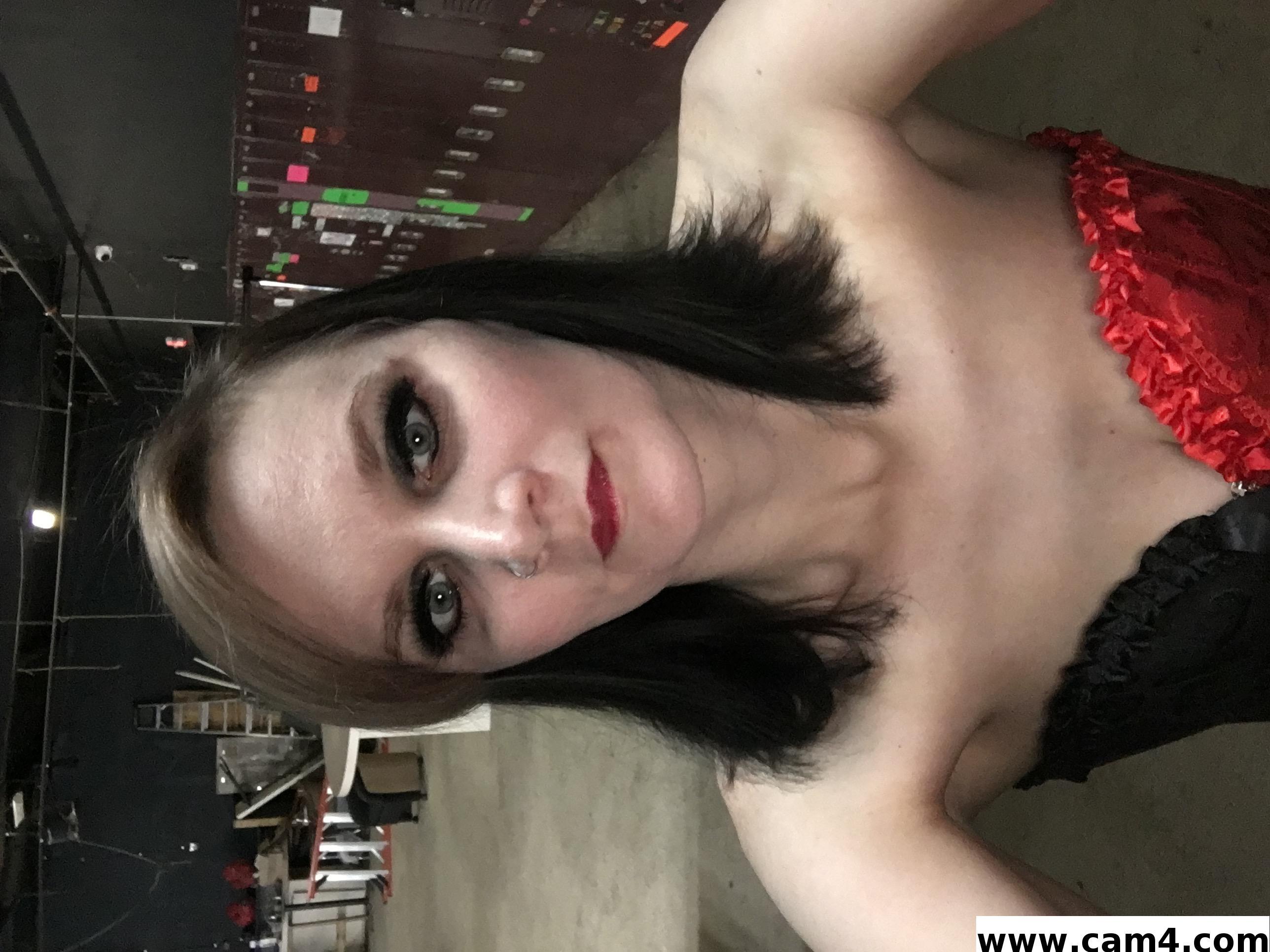Hotmodel1984 Live Image