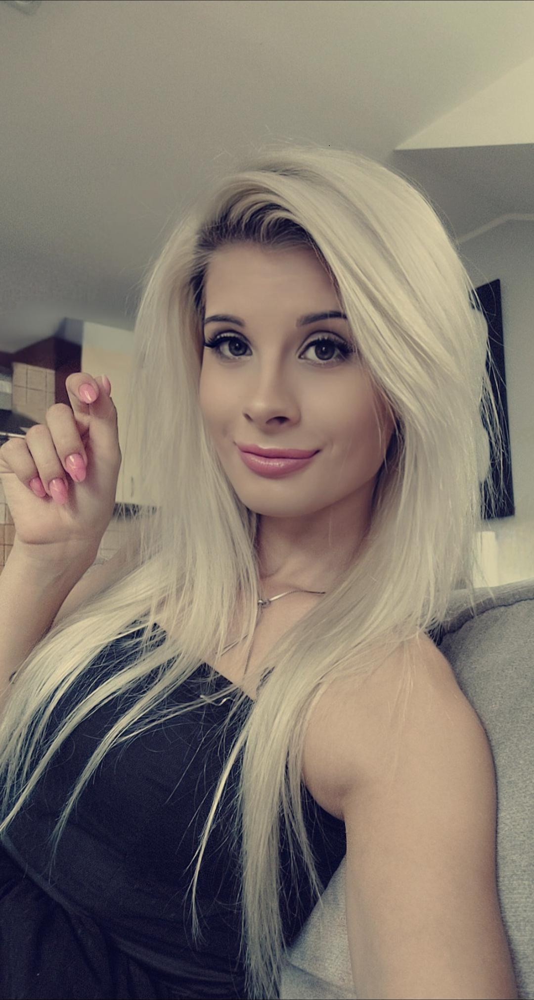 KristineSensual Live Image
