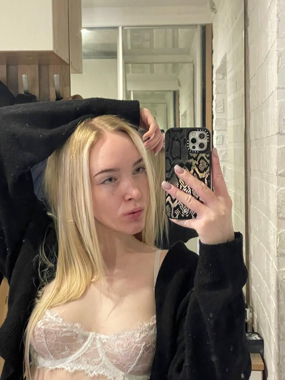 LynneHalloway Live Image
