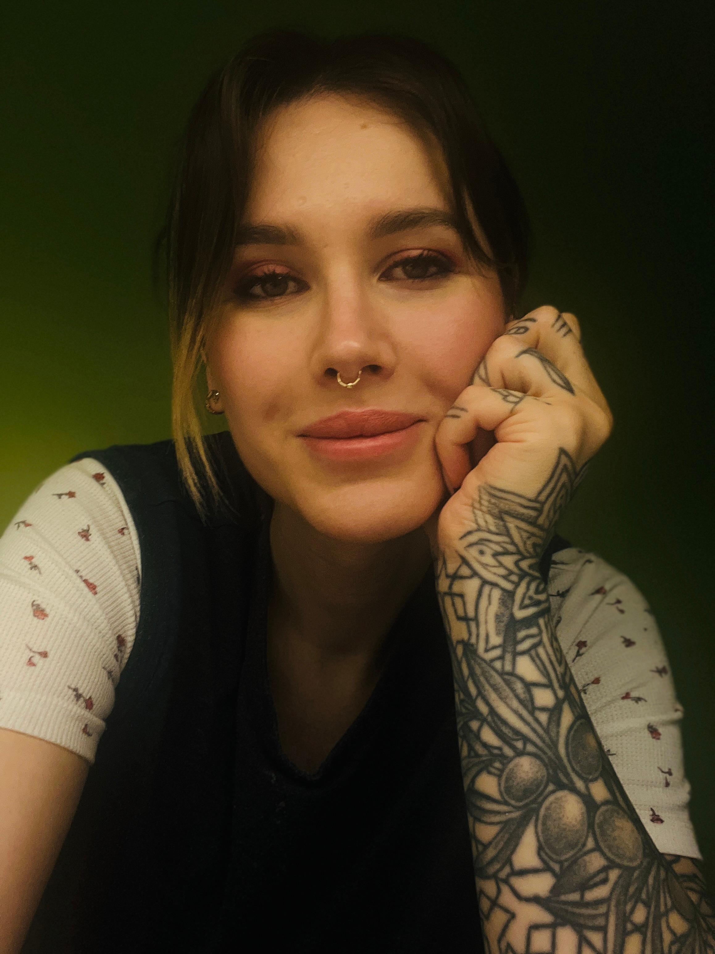 NikaBenz Live Image