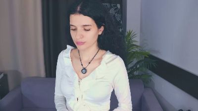 NikoleOlverson Live Image