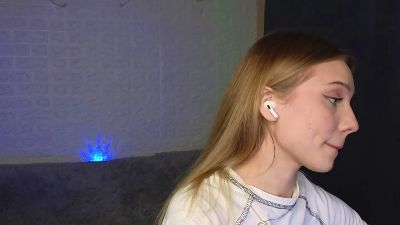 SandraSanvee Live Image