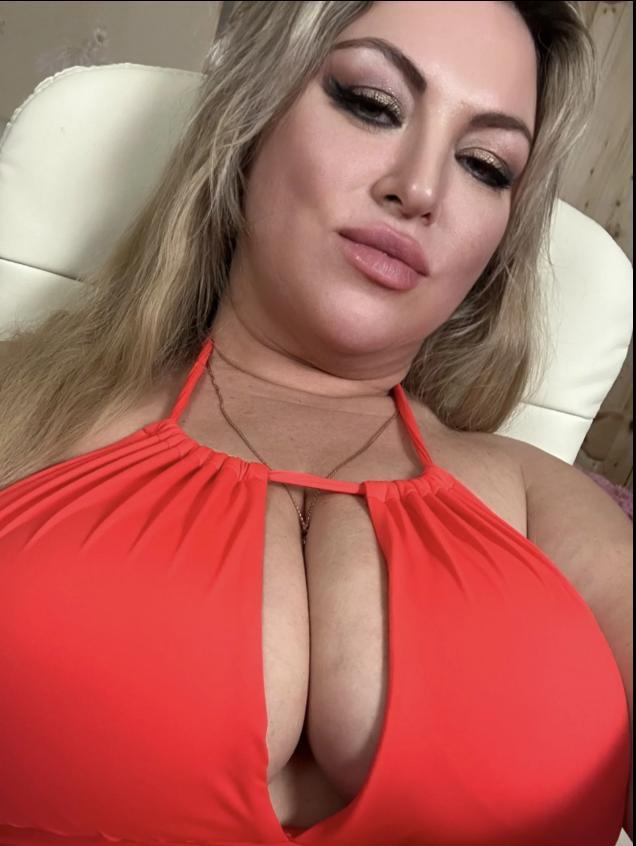 SquirtsMilf Live Image