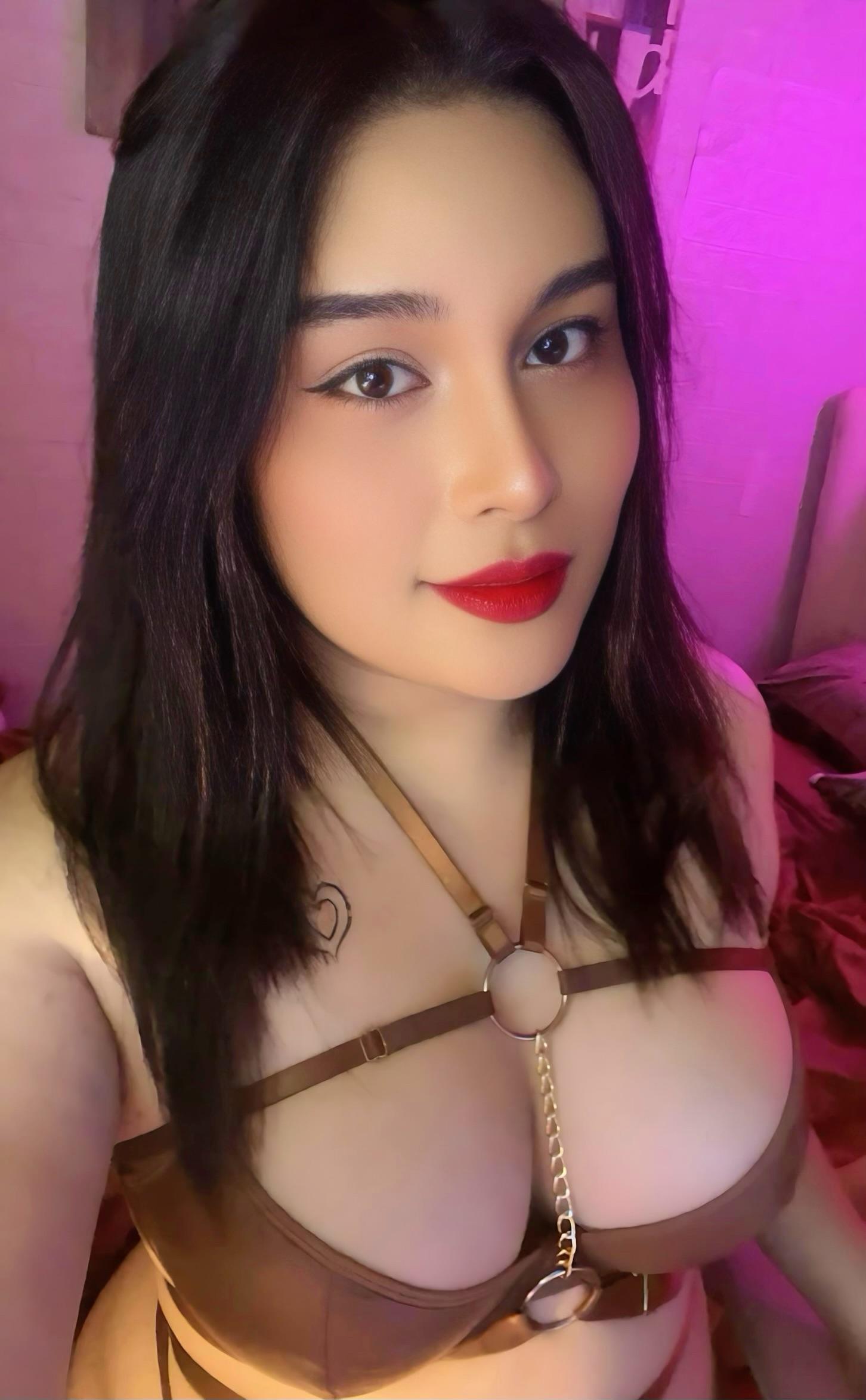 Tgirl_bella Live Image