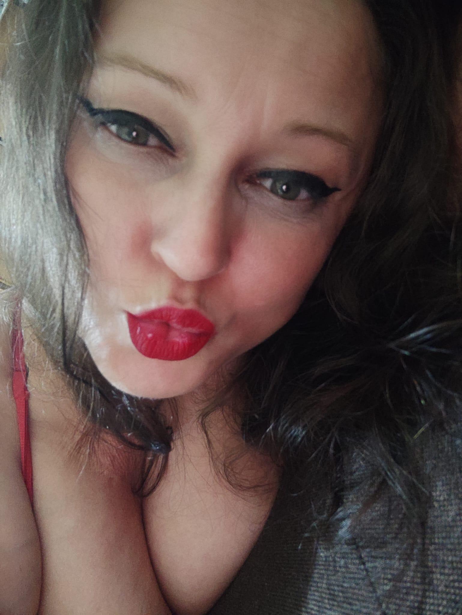 YourhotMery Live Image