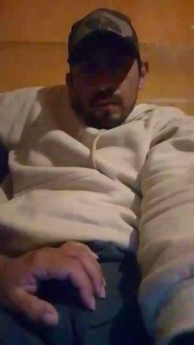 adrian2335 Live Image