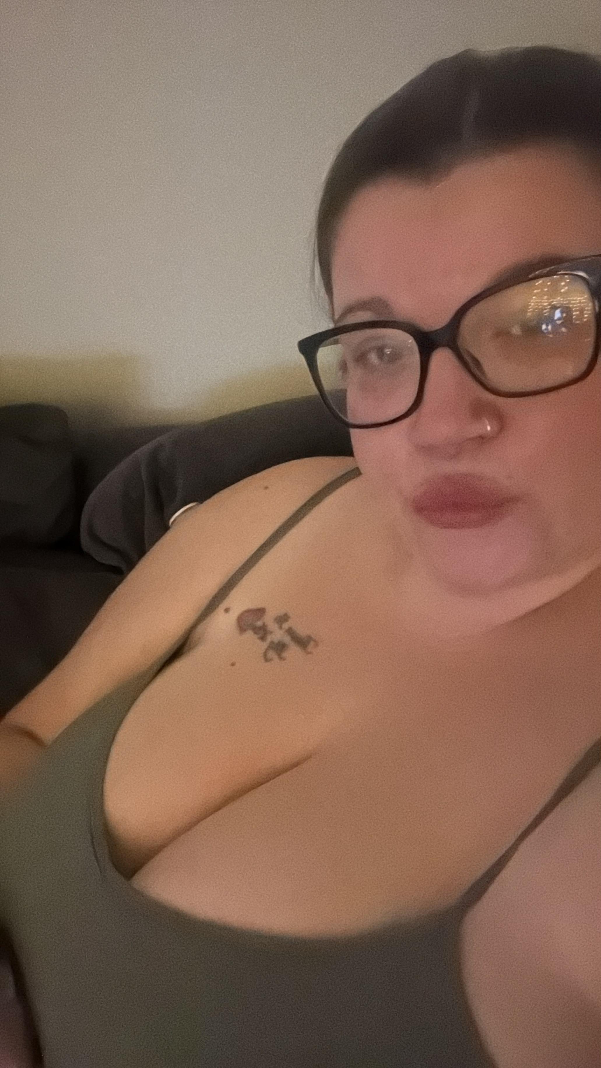 bustybetty40 Live Image