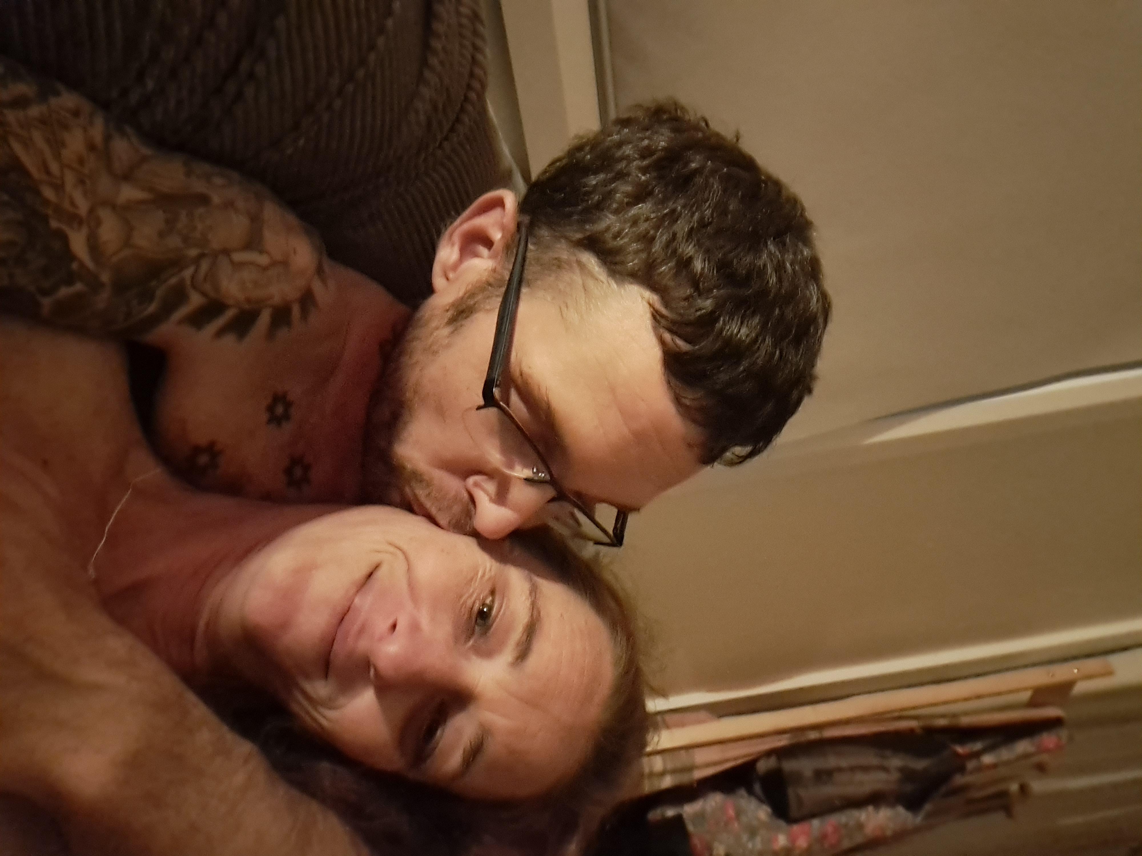 kristyandbreno Live Image