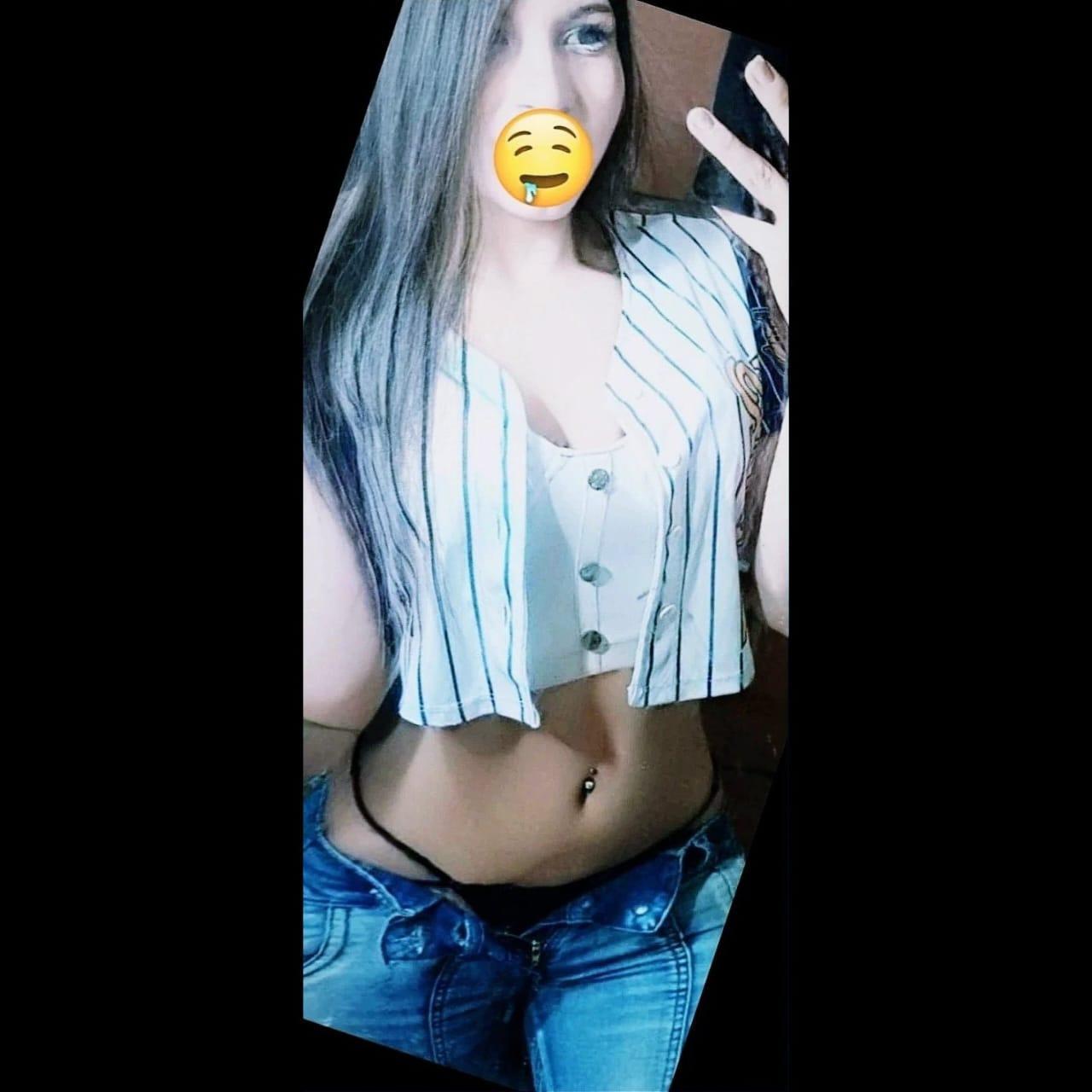 lorenitha_20 Live Image