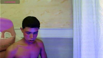 ALEX_HOTl_ live from Colombia