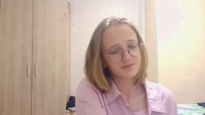 AlyssaHartung live from France