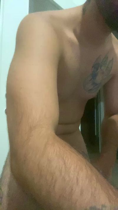 Andreeas32 live from Italy