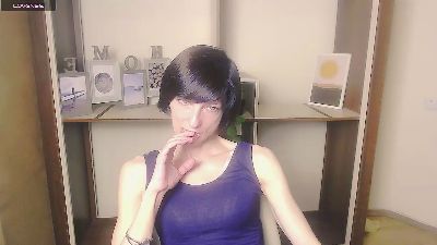 AngelinaLess_ live from United States