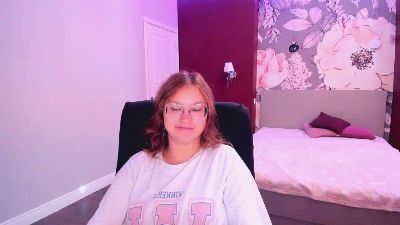 AngelinaLow live from United States