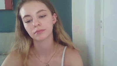 AriaYoung live from United States