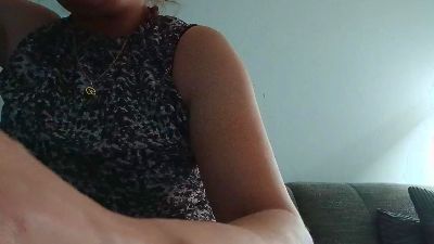 Caroliine7 live from France