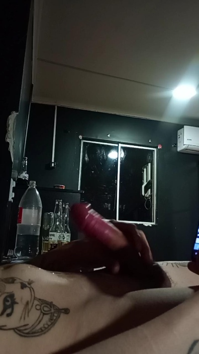 Conchaliiiiii live from Chile