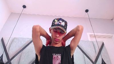DylanScot_ live from Colombia