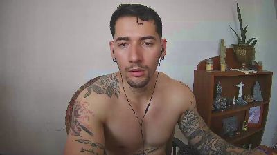Dylan_benett_ live from Venezuela