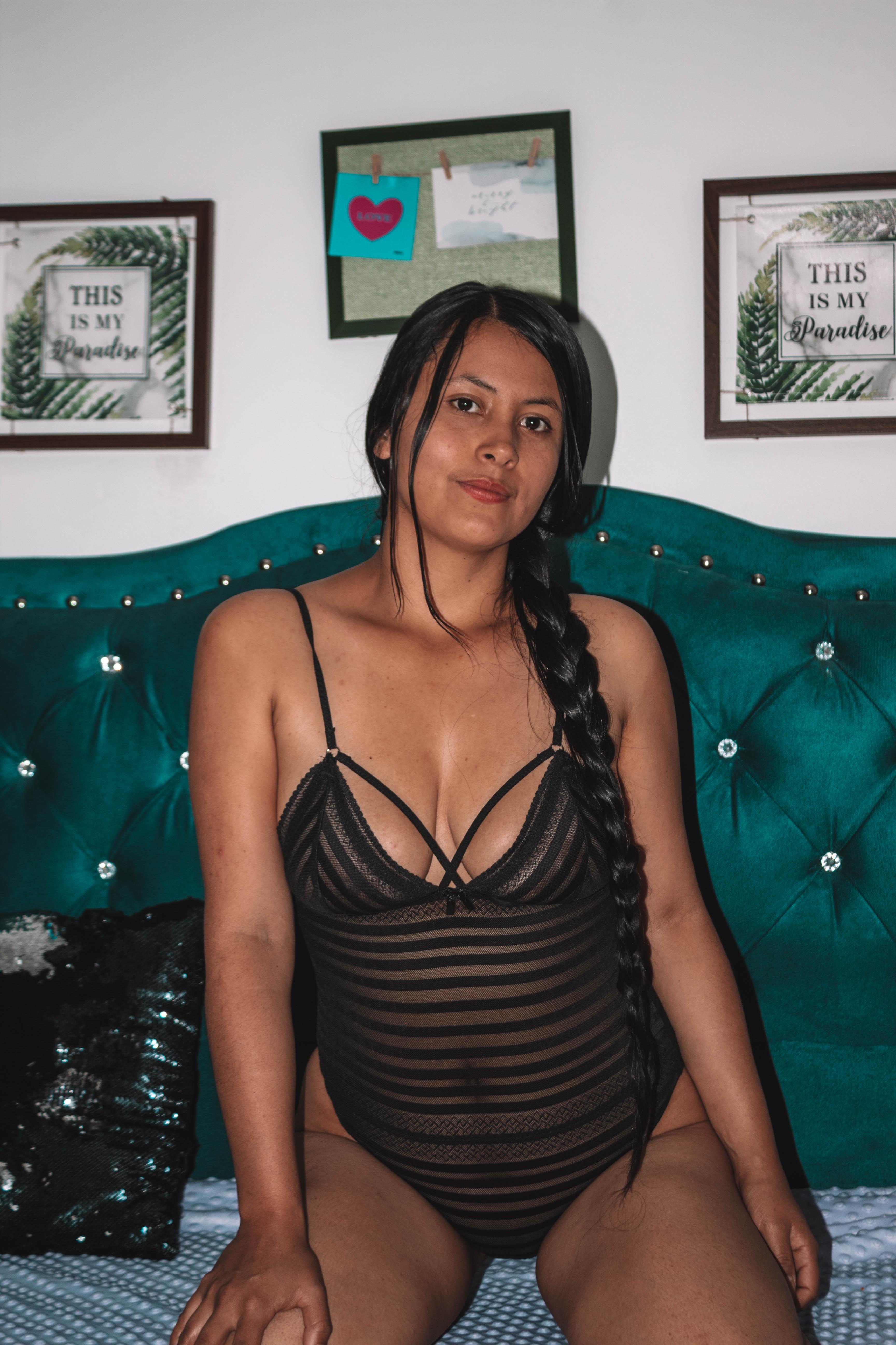 Emily_F_W live from Colombia