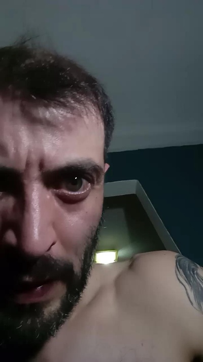 Ezequiel2221_Po live from Argentina