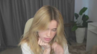 HettieRedlin live from Netherlands