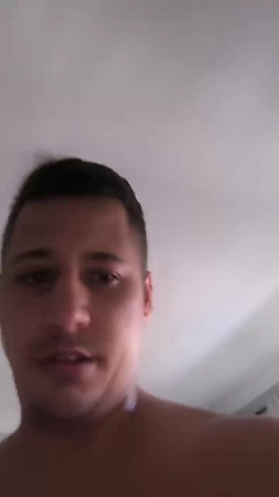 Javi9404 live from Spain