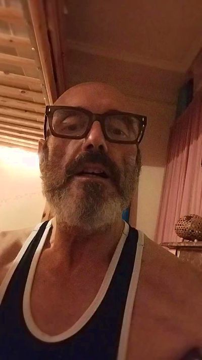 Jerry75019 live from France