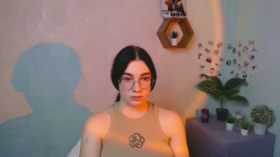 KristenSi_ live from United States