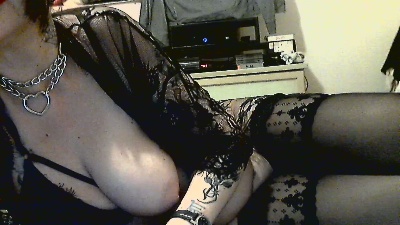 Lady_Goth73 live from Italy