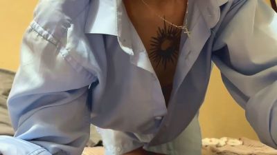 LailaRear live from France