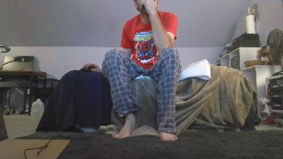 LittleSneakers9 live from United States