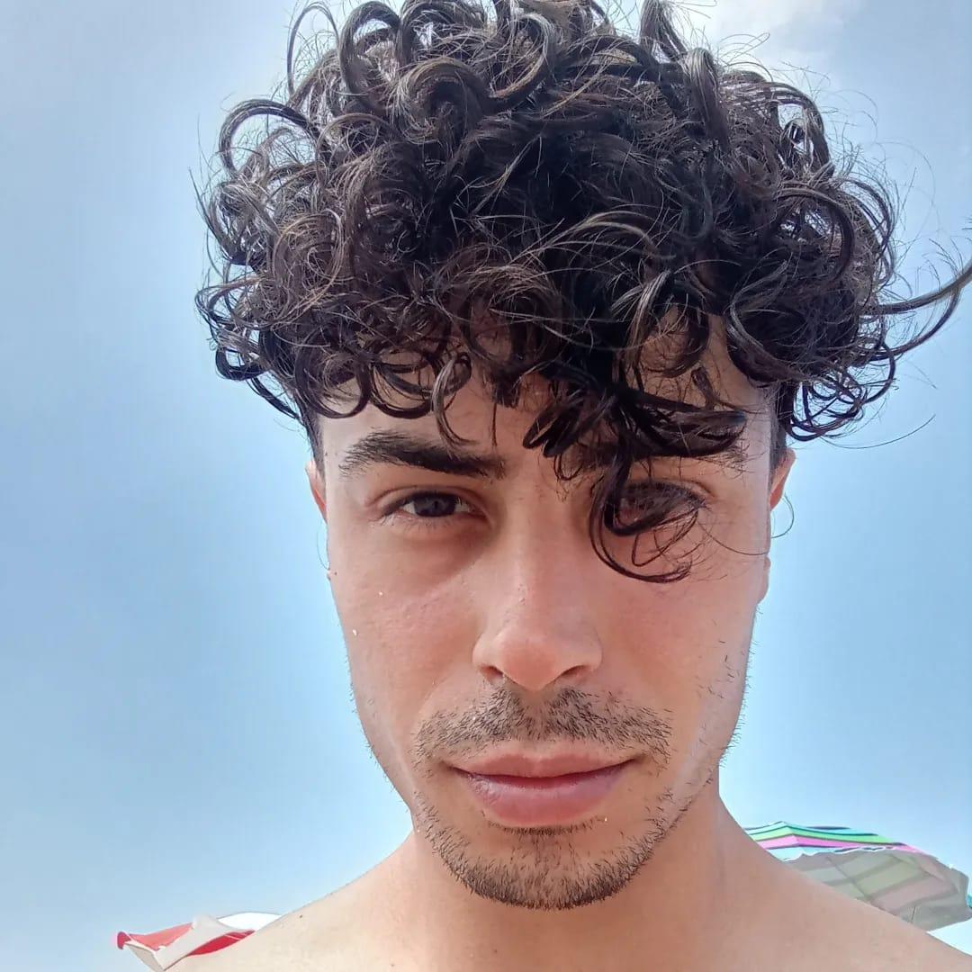 LiukLGN98 live from Italy