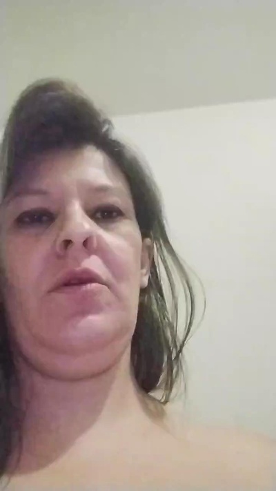 Loirabranquinha live from Brazil
