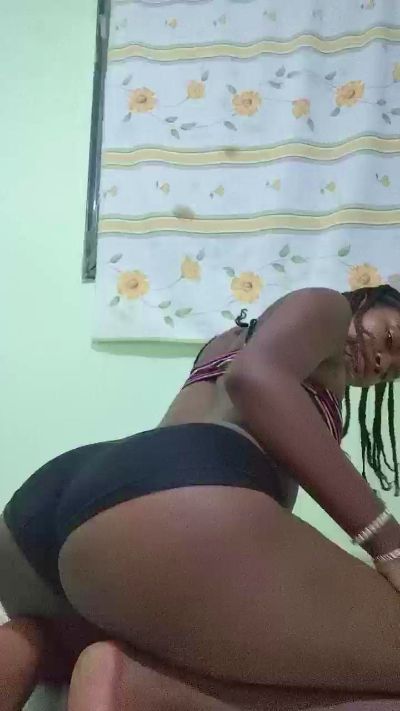 Lola2320 live from Madagascar