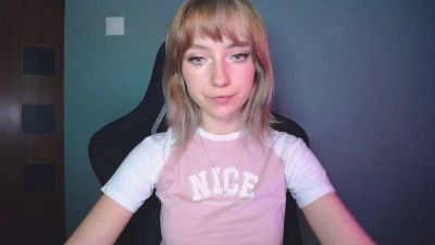 LuciaAdorable live from United Kingdom