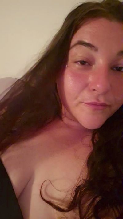 Missmimi28 live from Canada