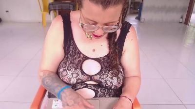 Mrs_agatha live from Colombia