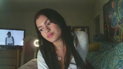 Nikkikittyx3 live from United States