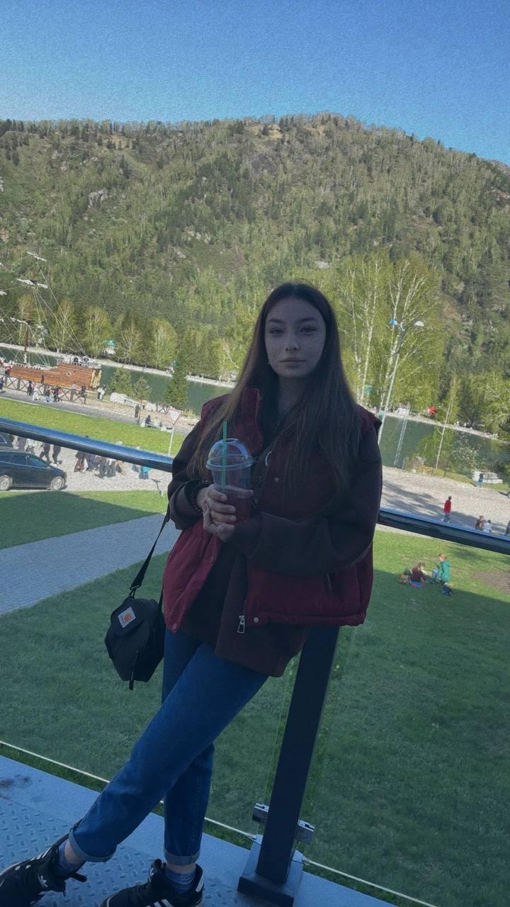 RosaliaCheas live from France