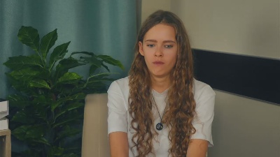 SaraSwick live from France